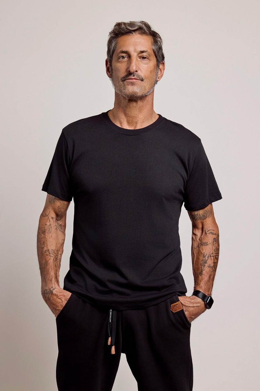 Derek Tee Black